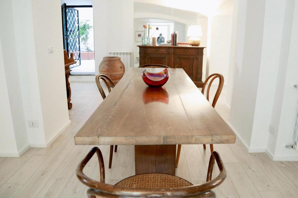 Spacious & Quiet Miracle In Trastevere Apartment *